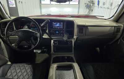 2007 Chevrolet 2500 Crew Cab, $8995. Photo 9