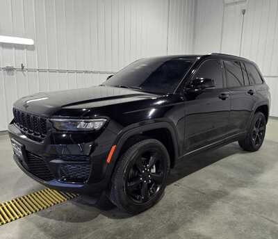 2024 Jeep Grand Cherokee, $36995. Photo 2