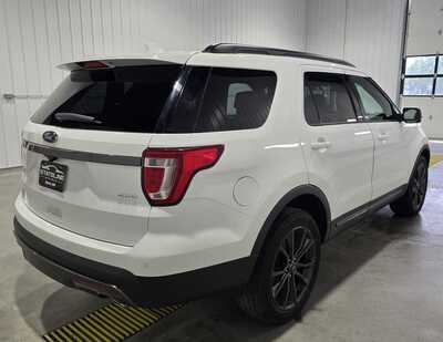 2017 Ford Explorer, $12295. Photo 5