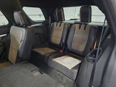 2017 Ford Explorer, $12295. Photo 9