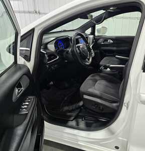 2018 Chrysler Pacifica, $15995. Photo 7