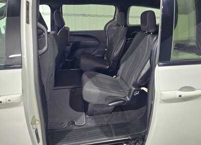 2018 Chrysler Pacifica, $15995. Photo 9