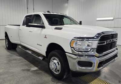 2019 RAM 3500 Crew Cab, $38495. Photo 4
