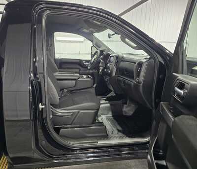 2021 Chevrolet 2500 Crew Cab, $25995. Photo 8