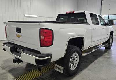 2018 Chevrolet 3500 Crew Cab, $25995. Photo 5