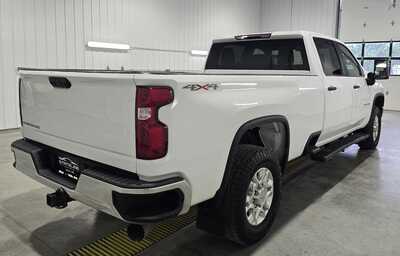 2021 Chevrolet 3500 Crew Cab, $31495. Photo 5