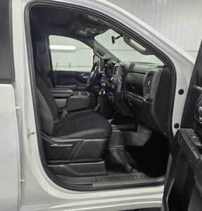 2021 Chevrolet 3500 Crew Cab, $31495. Photo 8