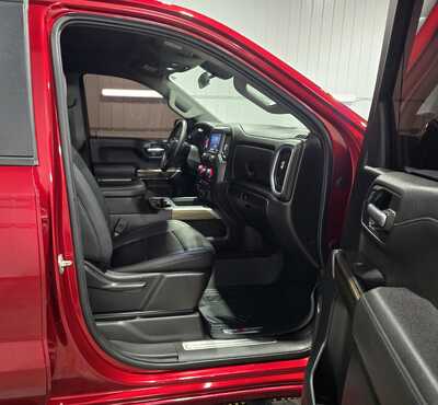 2021 Chevrolet 1500 Crew Cab, $29695. Photo 9