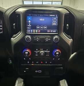 2021 Chevrolet 1500 Crew Cab, $29695. Photo 11