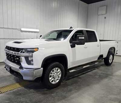 2020 Chevrolet 3500 Crew Cab, $29795. Photo 2