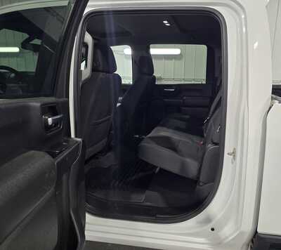 2020 Chevrolet 3500 Crew Cab, $29795. Photo 9