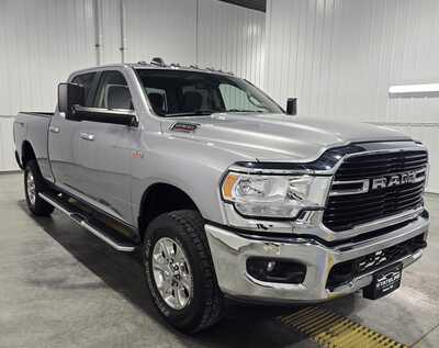 2020 RAM 2500 Crew Cab, $33995. Photo 4