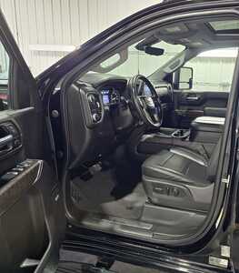 2023 GMC 3500 Crew Cab, $49995. Photo 7