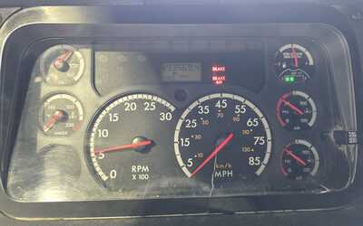 2015 Freightliner , $24995. Photo 10
