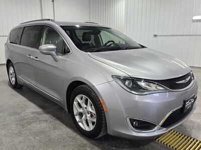 2018 Chrysler Pacifica, $14995. Photo 4