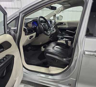 2018 Chrysler Pacifica, $14995. Photo 7