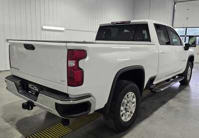 2024 Chevrolet 2500 Crew Cab, $46995. Photo 5
