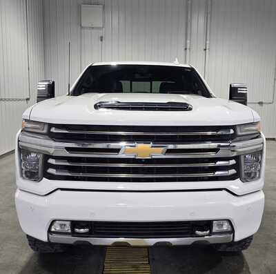 2020 Chevrolet 2500 Crew Cab, $36995. Photo 3