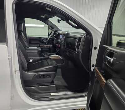 2020 Chevrolet 2500 Crew Cab, $36995. Photo 9