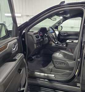 2021 Chevrolet Suburban, $40495. Photo 7