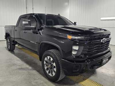 2024 Chevrolet 2500 Crew Cab, $38995. Photo 4