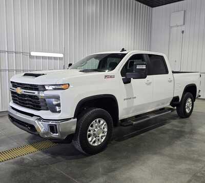 2024 Chevrolet 2500 Crew Cab, $44495. Photo 2