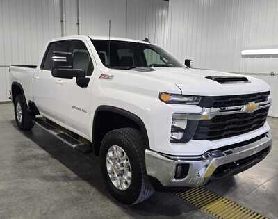 2024 Chevrolet 2500 Crew Cab, $44495. Photo 4