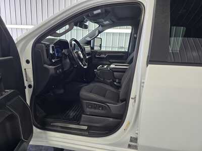 2024 Chevrolet 2500 Crew Cab, $44495. Photo 8