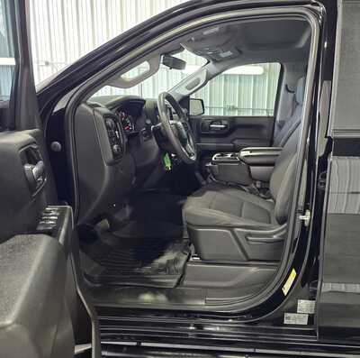 2021 Chevrolet 1500 Crew Cab, $35945. Photo 7