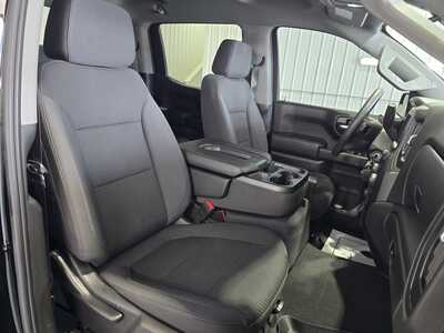 2021 Chevrolet 1500 Crew Cab, $35945. Photo 9