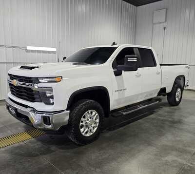 2024 Chevrolet 3500 Crew Cab, $42845. Photo 2
