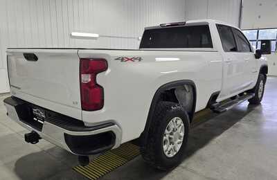 2024 Chevrolet 3500 Crew Cab, $42845. Photo 5