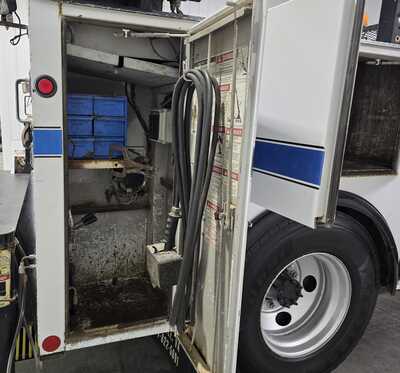 2004 Ford F450-8000, $29995. Photo 10