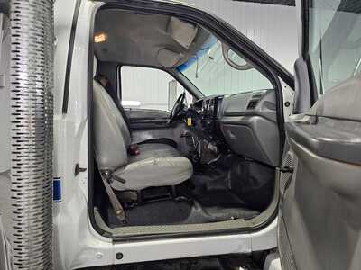 2004 Ford F450-8000, $29995. Photo 12