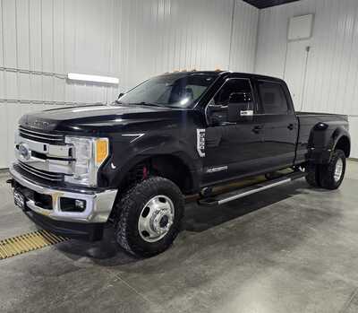 2017 Ford F350 Crew Cab, $43695. Photo 2