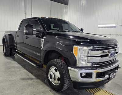 2017 Ford F350 Crew Cab, $43695. Photo 4