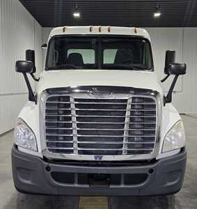 2016 Freighliner , $19995. Photo 2