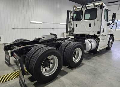 2016 Freighliner , $19995. Photo 4
