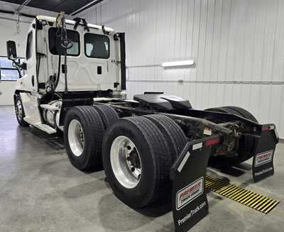2016 Freighliner , $19995. Photo 5