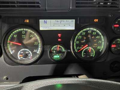 2016 Freighliner , $19995. Photo 9