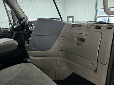 2016 Freighliner , $19995. Photo 12