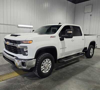 2024 Chevrolet 2500 Crew Cab, $44495. Photo 2