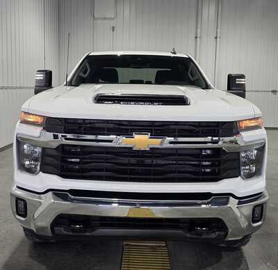 2024 Chevrolet 2500 Crew Cab, $44495. Photo 3