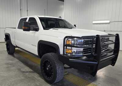 2016 Chevrolet 2500 Crew Cab, $23995. Photo 4