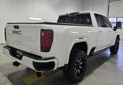 2024 GMC 2500 Crew Cab, $81995. Photo 5