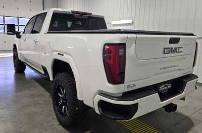 2024 GMC 2500 Crew Cab, $81995. Photo 6