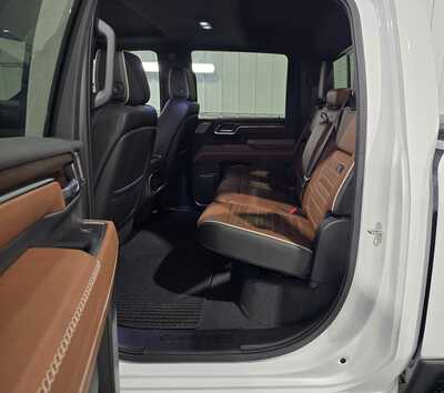 2024 GMC 2500 Crew Cab, $81995. Photo 10