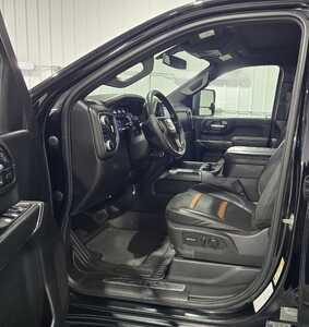 2023 GMC 2500 Crew Cab, $47495. Photo 7