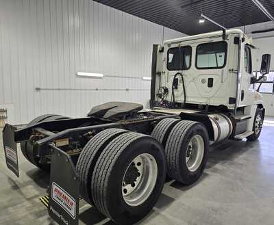 2017 Freightliner , $19995. Photo 5