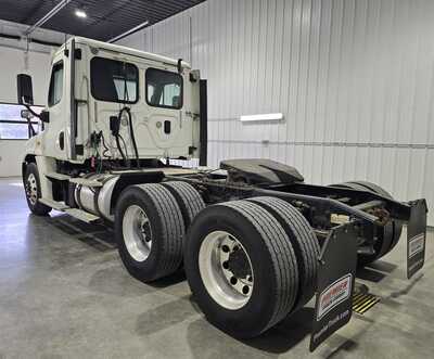 2017 Freightliner , $19995. Photo 6